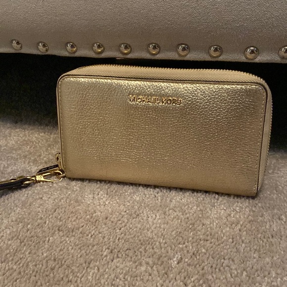 Michael Kors Handbags - Michael Kors Wallet